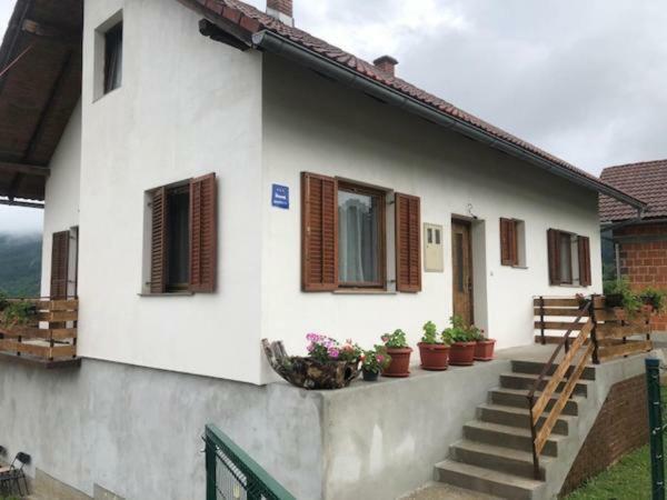 Apartman Nina Licko Petrovo Selo Exterior photo