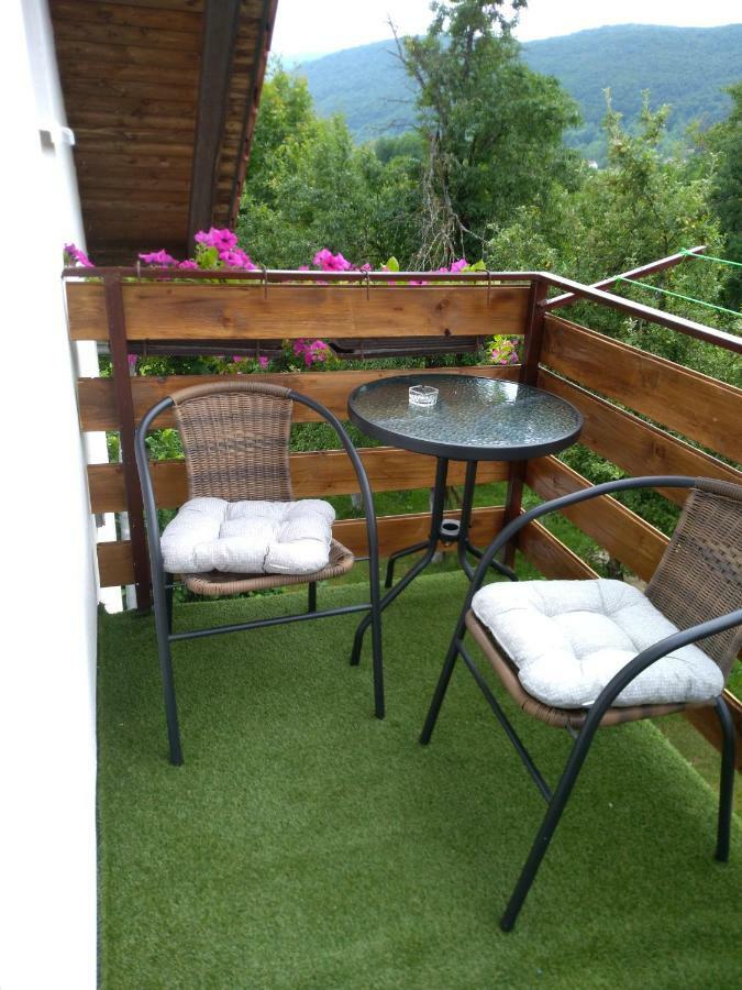 Apartman Nina Licko Petrovo Selo Exterior photo